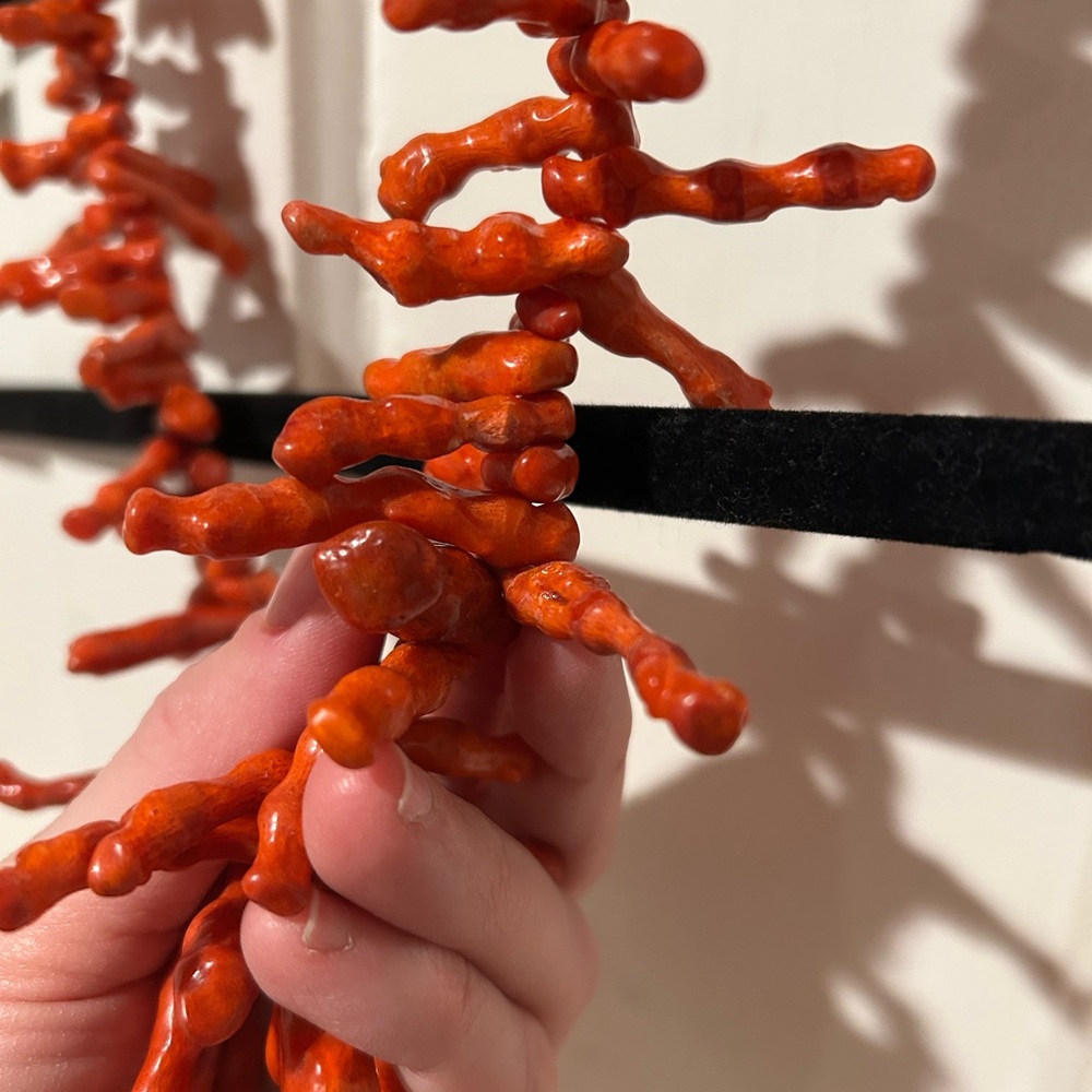 Coral branch necklace - Picture 5 of 10